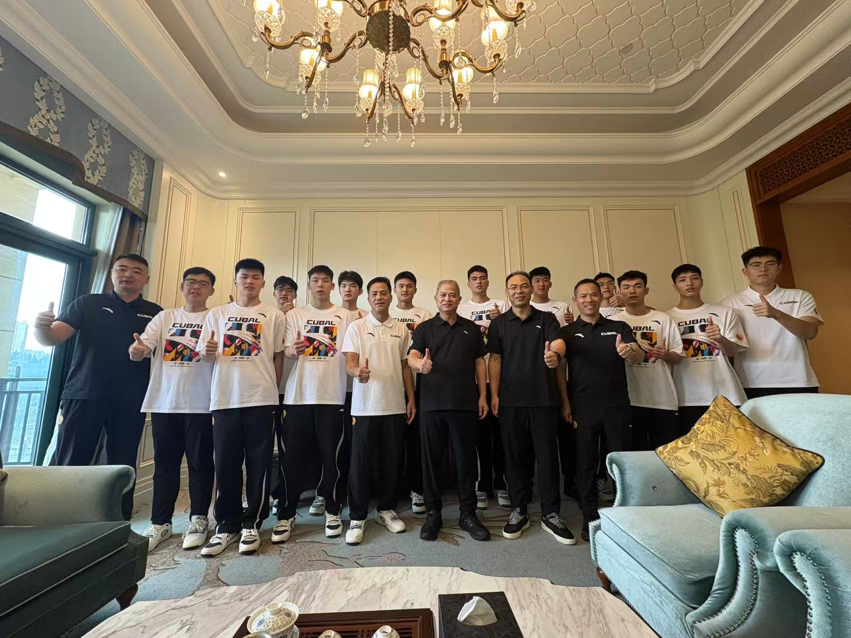 副校长刘向带队赴宜昌