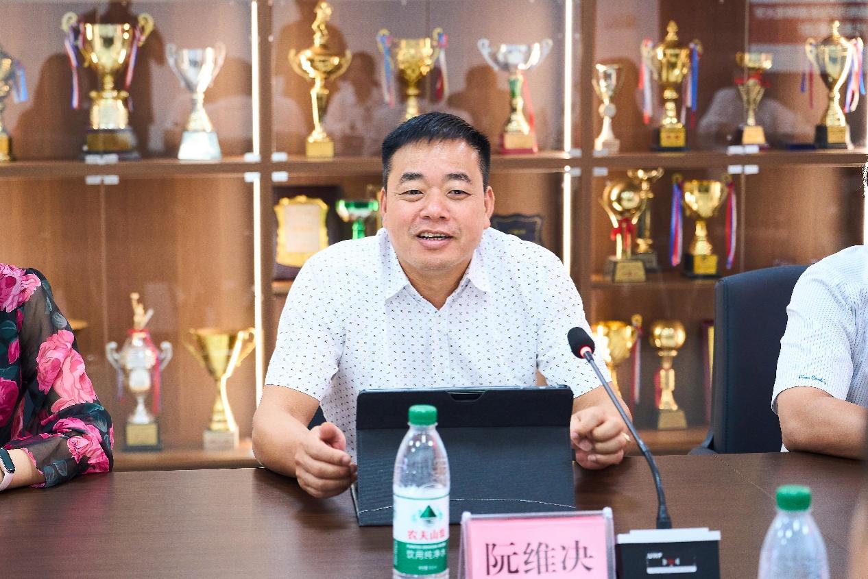 校长阮维决率体育代表团一行3人到访天
